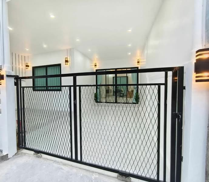 2-BR Townhouse, Chon Buri (Pattaya), Nong Pru, Bang Lamung (Pattaya), Chon Buri (Pattaya), 2 Bedrooms, 96 sqm, Townhouse For Sale, by Patchara Srisak, 500493135 - DDproperty.com