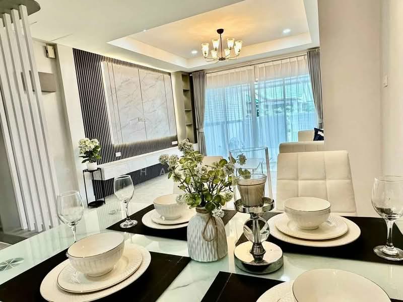 2-BR Townhouse, Chon Buri (Pattaya), Nong Pru, Bang Lamung (Pattaya), Chon Buri (Pattaya), 2 Bedrooms, 93 sqm, Townhouse For Sale, by Patchara Srisak, 500493175 - DDproperty.com