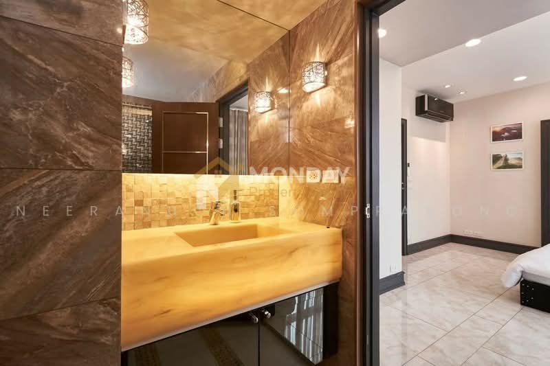 Pathumwan Resort, Bangkok, Phayathai Road, Thanon Phaya Thai, Ratchathewi, Bangkok, 2 Bedrooms, 60 sqm, Condo For Sale, by Neeranuch Somprasong, 500493235 - DDproperty.com