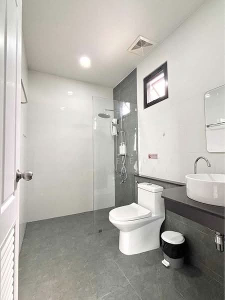A house for rent near Big C Mae Hia, Chiang Mai Rental Price: 26,000 THB / month Property No.9H1042, Chiang Mai, Pa Daet, Muang Chiang Mai, Chiang Mai, 3 Bedrooms, 100 sqm, Single Detached House For Rent, by Baandeedee Chiangmai, 500493258 - DDproperty.com