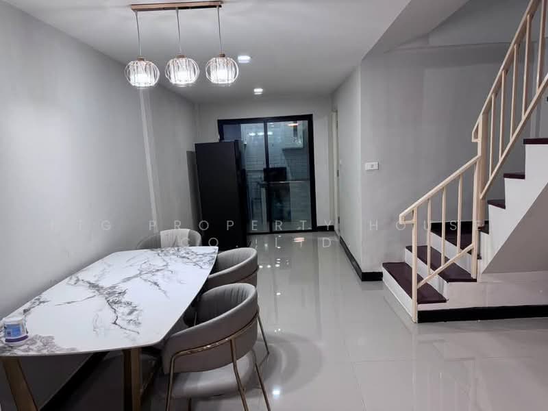 30,000.- NG536 ให้เช่าบ้านย่านห้วยขวาง ประชาราษฎร์บำเพ็ญ 13 บ้านพร้อมเฟอร์นิเจอร์ พร้อมเข้าอยู่, กรุงเทพ, ประชาราษฎร์บำเพ็ญ, ห้วยขวาง, กรุงเทพ, 110 ตร.ม., ทาวน์เฮ้าส์ ให้เช่า, โดย NTG Property House Co.,Ltd., 500493277 - DDproperty.com