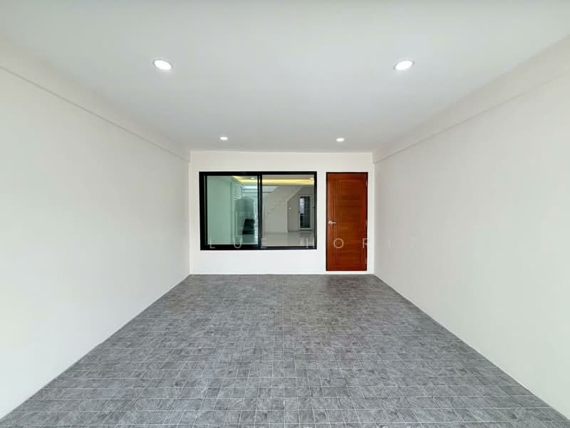 House Area Ladprao, Bangkok, Lat Phrao, Bangkok, 2 Bedrooms, 95 sqm, Townhouse For Sale, by Eastblue Horizon, 500493330 - DDproperty.com