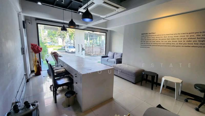 ให้เช่าอาคารพาณิชย์1ห้อง3.5ชั้น บนสถานี MRT รัชดา1, Bangkok, Din Daeng, Bangkok, , 172 sqm, Shophouse For Rent, by Forty-Six Real Estate Group, 500493342 - DDproperty.com