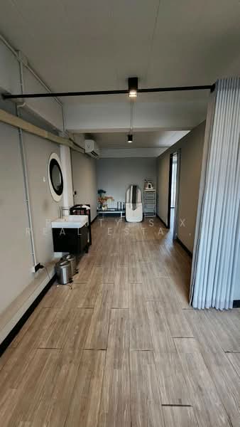 ให้เช่าอาคารพาณิชย์1ห้อง3.5ชั้น บนสถานี MRT รัชดา1, Bangkok, Din Daeng, Bangkok, , 172 sqm, Shophouse For Rent, by Forty-Six Real Estate Group, 500493342 - DDproperty.com