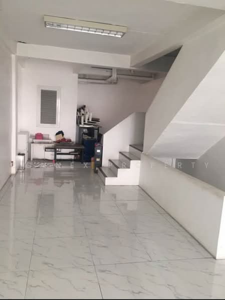 Two adjoining shophouses ready to move in, Soi Phatthanakan 64, Bangkok, , Prawet, Bangkok, , 21 sqm, Shophouse For Sale, by Connex Property, 500493403 - DDproperty.com