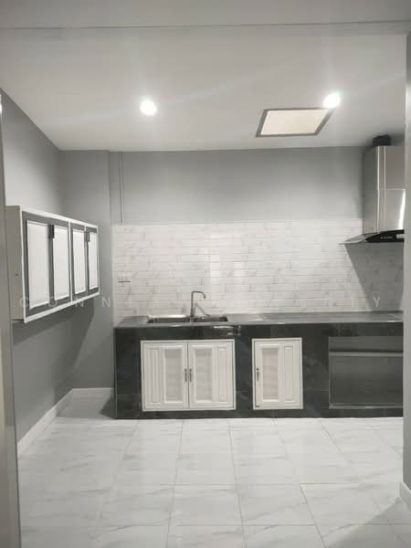 Rung Chareon Village, Chokchai 4, Soi 3, Bangkok, โชคชัย, Saphan Song, Wang Thonglang, Bangkok, 2 Bedrooms, 180 sqm, Townhouse For Sale, by Connex Property, 500493431 - DDproperty.com