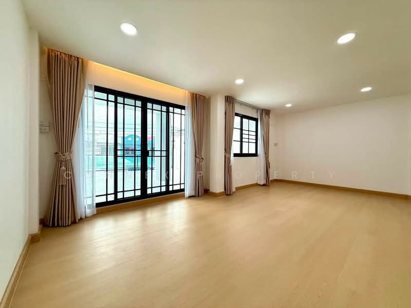 House Phetkasem 68, Bangkok, เพชรเกษม, Bang Khae, Bangkok, 5 Bedrooms, 21 sqm, Townhouse For Sale, by Connex Property, 500493469 - DDproperty.com