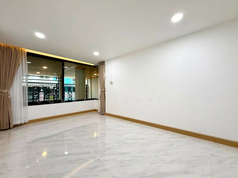 House Phetkasem 68, Bangkok, เพชรเกษม, Bang Khae, Bangkok, 5 Bedrooms, 21 sqm, Townhouse For Sale, by Connex Property, 500493469 - DDproperty.com