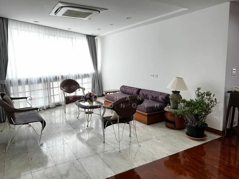 President Park Sukhumvit 24, Bangkok, 99 Sukhumvit 24 Alley, Khlongtoei Nua, Watthana, Bangkok, 3 Bedrooms, 223 sqm, Condo For Rent, by Ratchanee Wongpongtham, 500493484 - DDproperty.com