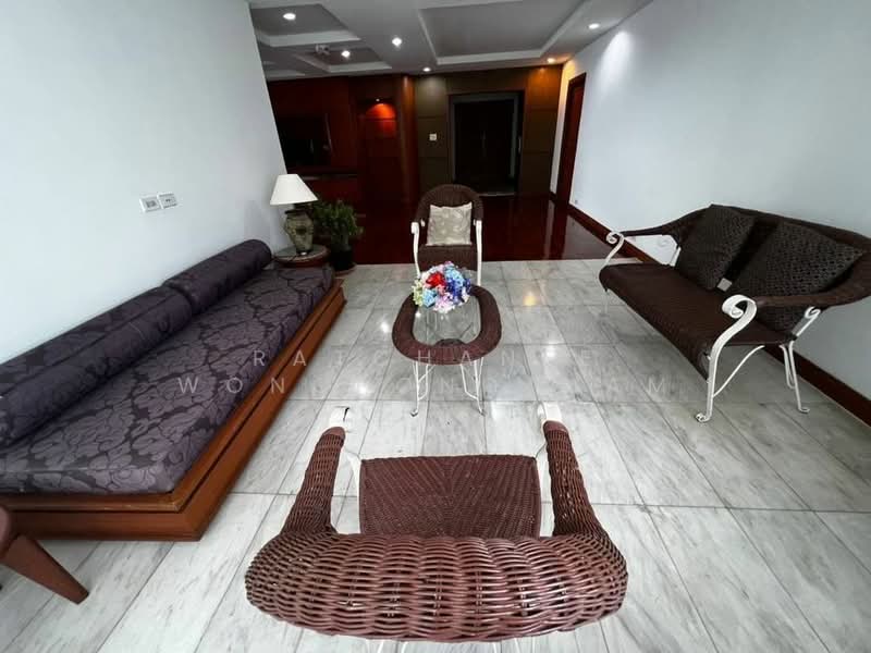 President Park Sukhumvit 24, Bangkok, 99 Sukhumvit 24 Alley, Khlongtoei Nua, Watthana, Bangkok, 3 Bedrooms, 223 sqm, Condo For Rent, by Ratchanee Wongpongtham, 500493484 - DDproperty.com