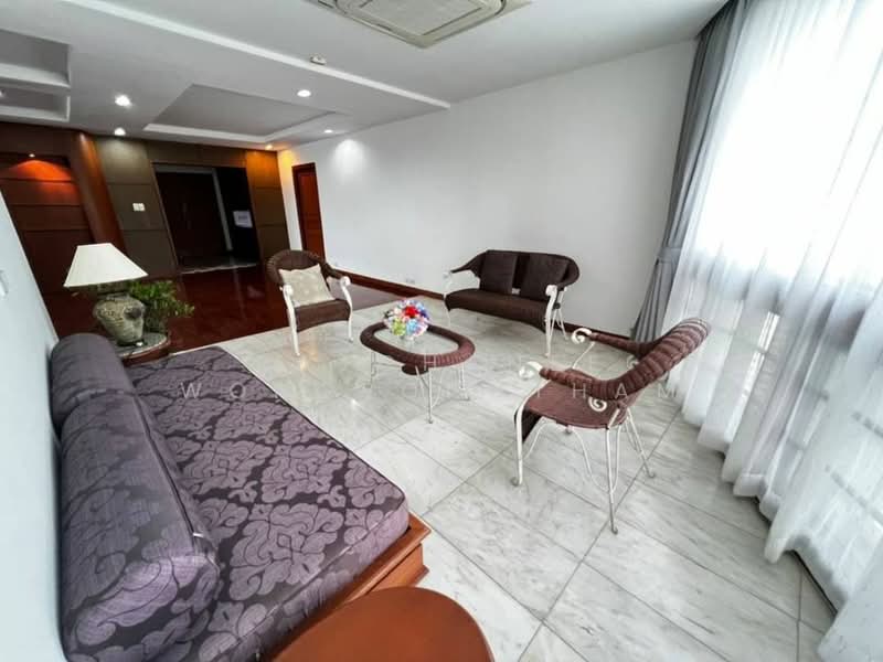 President Park Sukhumvit 24, Bangkok, 99 Sukhumvit 24 Alley, Khlongtoei Nua, Watthana, Bangkok, 3 Bedrooms, 223 sqm, Condo For Rent, by Ratchanee Wongpongtham, 500493484 - DDproperty.com