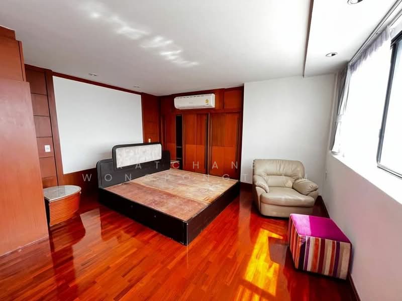 President Park Sukhumvit 24, Bangkok, 99 Sukhumvit 24 Alley, Khlongtoei Nua, Watthana, Bangkok, 3 Bedrooms, 223 sqm, Condo For Rent, by Ratchanee Wongpongtham, 500493484 - DDproperty.com