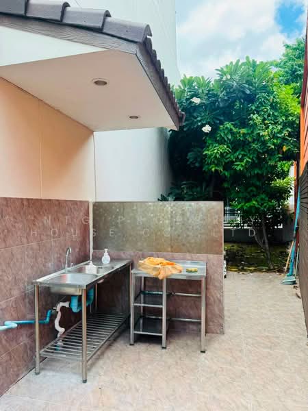 Baan Klang Muang Urbanion Kaset - Nawamin 2, Bangkok, Lat Pla Khao Road, Anusaowari, Bang Khen, Bangkok, 3 Bedrooms, 170 sqm, Townhouse For Rent, by NTG Property House Co.,Ltd., 500493496 - DDproperty.com