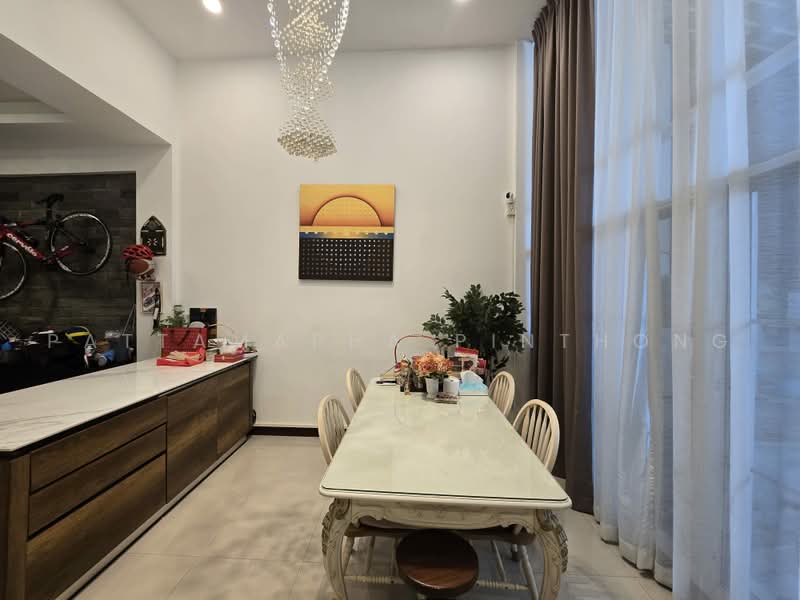 ฺBaan Rawipa Udomsuk, Bangkok, อุดมสุข, Bang Chak, Phra Khanong, Bangkok, 5 Bedrooms, 250 sqm, Townhouse For Rent, by Pattamapha Pinthong, 500493512 - DDproperty.com