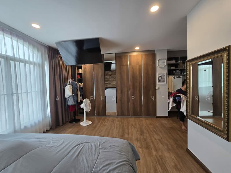 ฺBaan Rawipa Udomsuk, Bangkok, อุดมสุข, Bang Chak, Phra Khanong, Bangkok, 5 Bedrooms, 250 sqm, Townhouse For Rent, by Pattamapha Pinthong, 500493512 - DDproperty.com