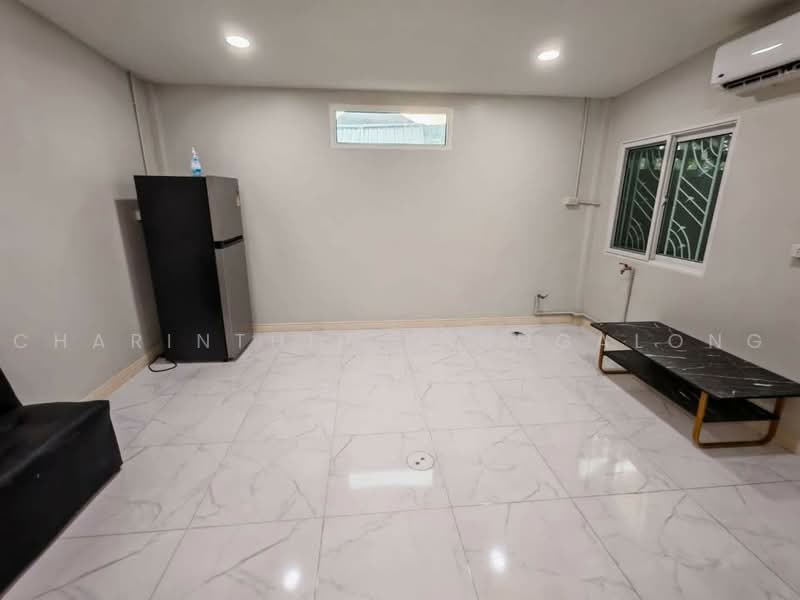 โฮมออฟฟิศ 4 ชั้น 3 ห้องนอน at ลาดพร้าว 80 ใกล้ MRT สายสีเหลือง สถานีลาดพร้าว 83, กรุงเทพ, วังทองหลาง, กรุงเทพ, 350 ตร.ม., ทาวน์เฮ้าส์ ให้เช่า, โดย Charinthip Phungalong, 500493516 - DDproperty.com