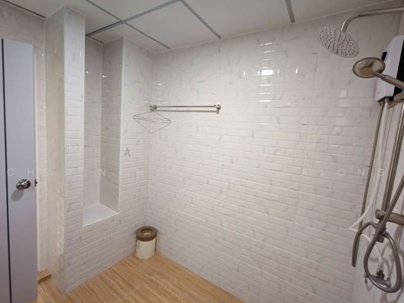 Four-story home office with 3 bedrooms at Ladprao 80, near the MRT Yellow Line, Ladprao 83, Bangkok, Wang Thonglang, Bangkok, 3 Bedrooms, 350 sqm, Townhouse For Rent, by Charinthip Phungalong, 500493516 - DDproperty.com