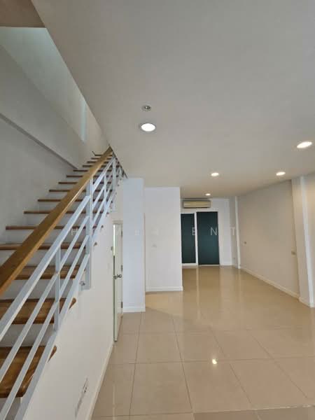 Baan Klang Muang S-Sense Rama 9-Ladprao : บ้านกลางเมือง เอสเซ้นส์ พระราม 9-ลาดพร้าว, กรุงเทพ, ซอยลาดพร้าว 84 ถนนลาดพร้าว, วังทองหลาง, กรุงเทพ, 180 ตร.ม., ทาวน์เฮ้าส์ ให้เช่า, โดย Home4rent, 500493530 - DDproperty.com