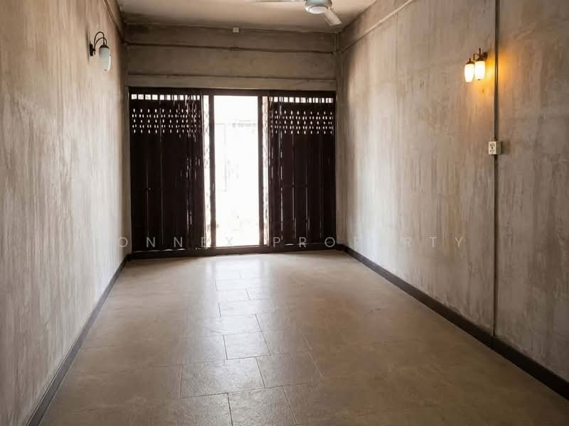 3.5-Storey Commercial Building for Sale, Soi Wat Borom Niwas, Rama 6 Soi 15, Bangkok, พระรามที่ 1 รองเมือง, Pathum Wan, Bangkok, , 120 sqm, Shophouse For Sale, by Connex Property, 500493533 - DDproperty.com