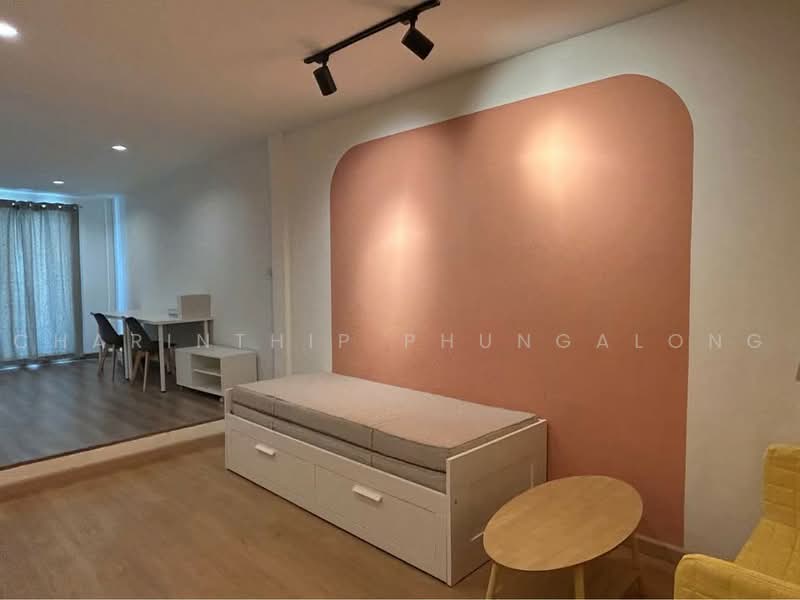 Two-story townhouse with two bedrooms located on Soi Nawamin 149, near the MRT Pink Line, Bangkok, Nuan Chan, Bueng Kum, Bangkok, 2 Bedrooms, 184 sqm, Townhouse For Rent, by Charinthip Phungalong, 500493542 - DDproperty.com