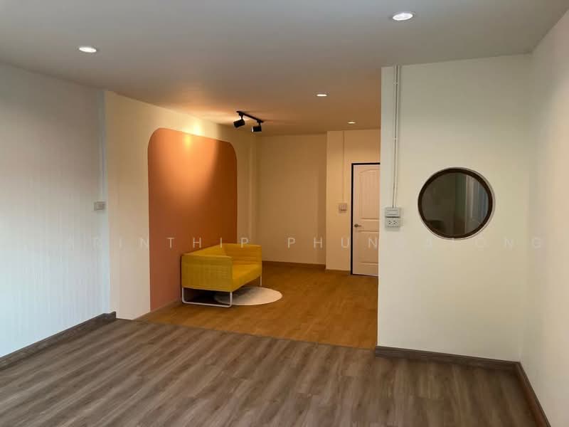 Two-story townhouse with two bedrooms located on Soi Nawamin 149, near the MRT Pink Line, Bangkok, Nuan Chan, Bueng Kum, Bangkok, 2 Bedrooms, 184 sqm, Townhouse For Rent, by Charinthip Phungalong, 500493542 - DDproperty.com