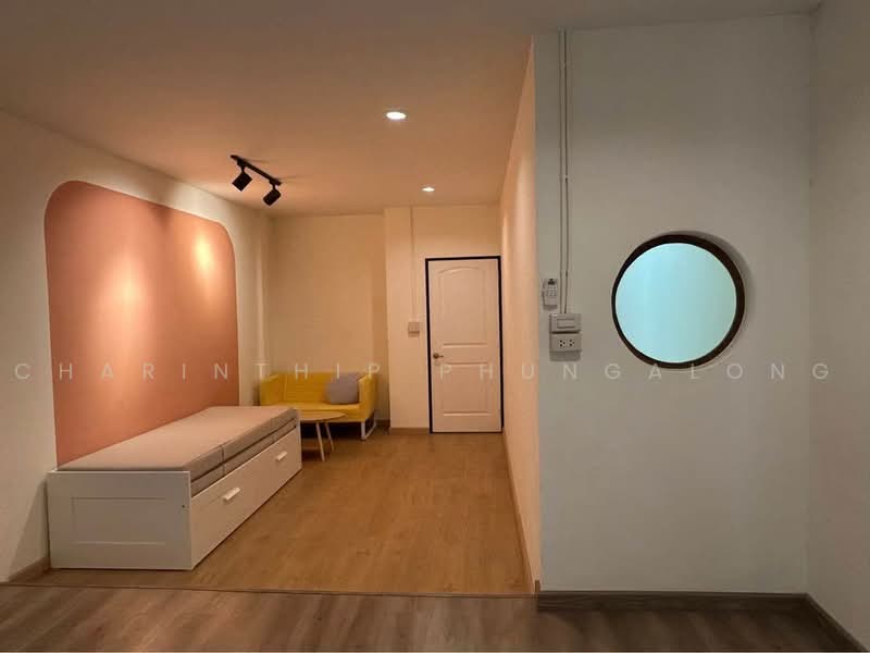 Two-story townhouse with two bedrooms located on Soi Nawamin 149, near the MRT Pink Line, Bangkok, Nuan Chan, Bueng Kum, Bangkok, 2 Bedrooms, 184 sqm, Townhouse For Rent, by Charinthip Phungalong, 500493542 - DDproperty.com
