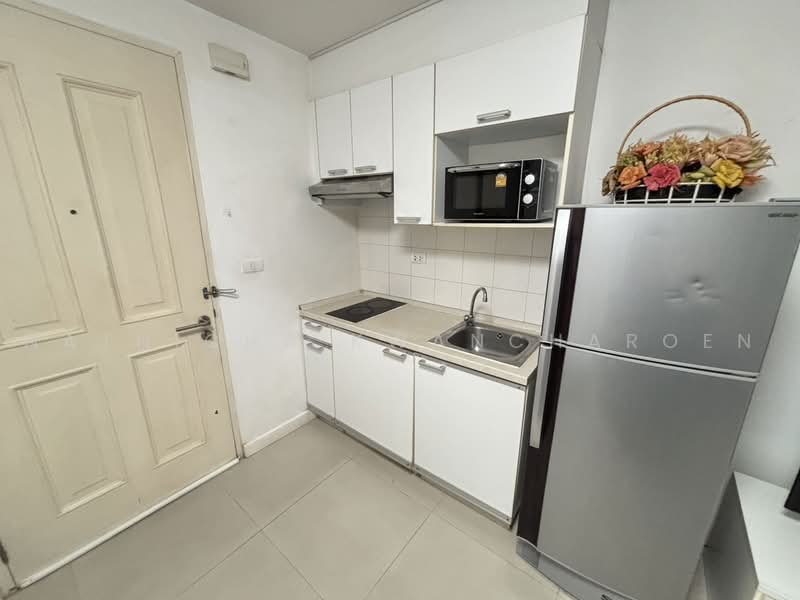 The Clover Thonglor Residence, Bangkok, Soi Sukhumvit 55, Khlong Tan Nua, Watthana, Bangkok, 1 Bedroom, 40 sqm, Condo For Rent, by Natnicha Kwancharoen, 500493548 - DDproperty.com