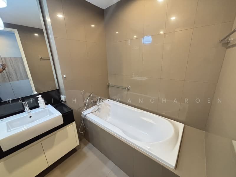 SIRI on 8 Sukhumvit 8, Bangkok, 55 Soi Sukhumvit 8, Sukhumvit Road, Khlong Toei, Bangkok, 2 Bedrooms, 83 sqm, Condo For Rent, by Natnicha Kwancharoen, 500493553 - DDproperty.com