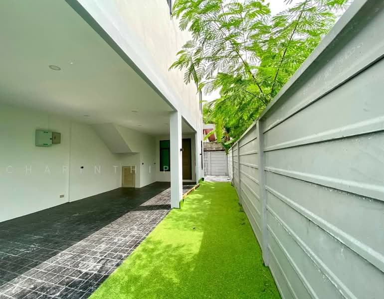 For sale/rent: 4-story townhome with 3 bedrooms at Sukhumvit 101/1, near BTS Punnawithi, Bangkok, Bang Na, Bangkok, 3 Bedrooms, 237 sqm, Townhouse For Rent, by Charinthip Phungalong, 500493554 - DDproperty.com