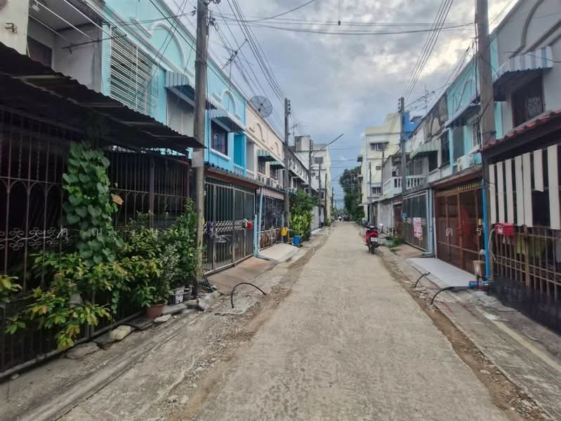 ทาวน์เฮ้าส์ 2 ชั้น 16.4 ตร.ว. ซอยรังสิต-นครนายก ซอย13, Pathum Thani, ถนนรังสิต-นครนายก, Prachathipat, Thanyaburi, Pathum Thani, 2 Bedrooms, 70 sqm, Townhouse For Sale, by คุณ นุชนาฏ ปทุมสูตร (จ๋า), 500493599 - DDproperty.com
