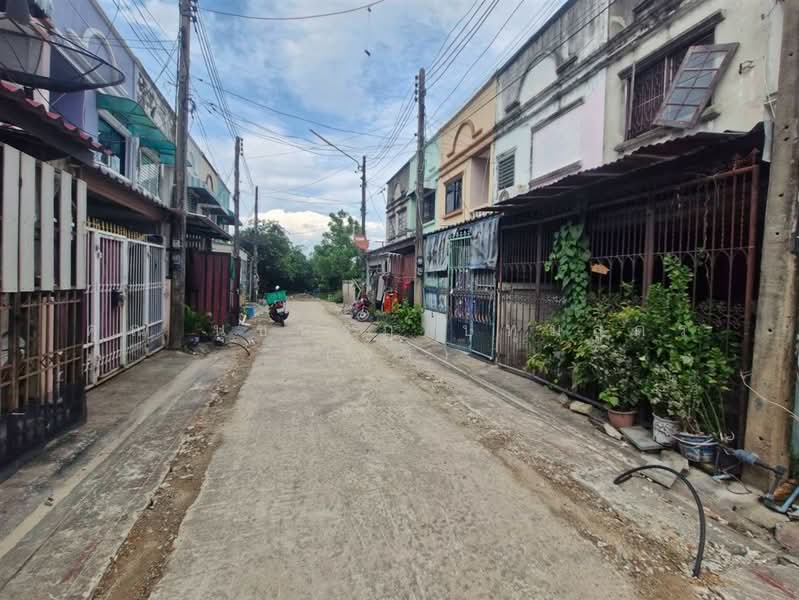 ทาวน์เฮ้าส์ 2 ชั้น 16.4 ตร.ว. ซอยรังสิต-นครนายก ซอย13, Pathum Thani, ถนนรังสิต-นครนายก, Prachathipat, Thanyaburi, Pathum Thani, 2 Bedrooms, 70 sqm, Townhouse For Sale, by คุณ นุชนาฏ ปทุมสูตร (จ๋า), 500493599 - DDproperty.com