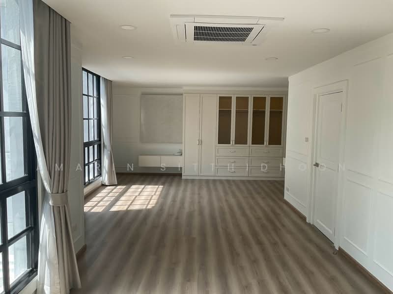Townhome in Ekkamai 12, Bangkok, Khlong Tan Nua, Watthana, Bangkok, 4 Bedrooms, 400 sqm, Townhouse For Rent, by Amarin Sitthidhoon, 500493602 - DDproperty.com