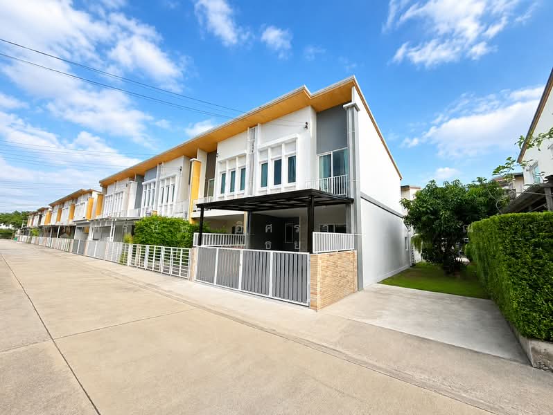 Golden Town Watcharapol-Sukhapiban 5, Bangkok, Sukhaphiban 5 Road, O-Ngoen, Sai Mai, Bangkok, 3 Bedrooms, 87 sqm, Townhouse For Sale, by ภัทรนัน อิศรางกูร ณ อยุธยา, 500493603 - DDproperty.com