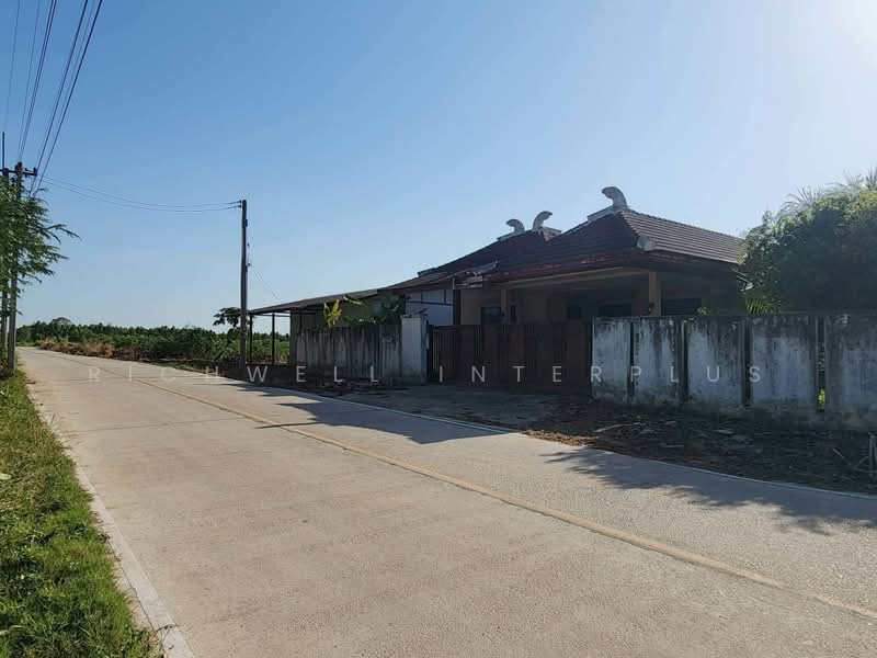 Land for sale in Nong Irung, 30 rai, adjacent to a concrete road, 2.8 km from Highway 331, Chon Buri (Pattaya), Nong I-run, Ban Bung, Chon Buri (Pattaya), , 48,676 sqm, Land For Sale, by RICHWELL INTERPLUS, 500493606 - DDproperty.com