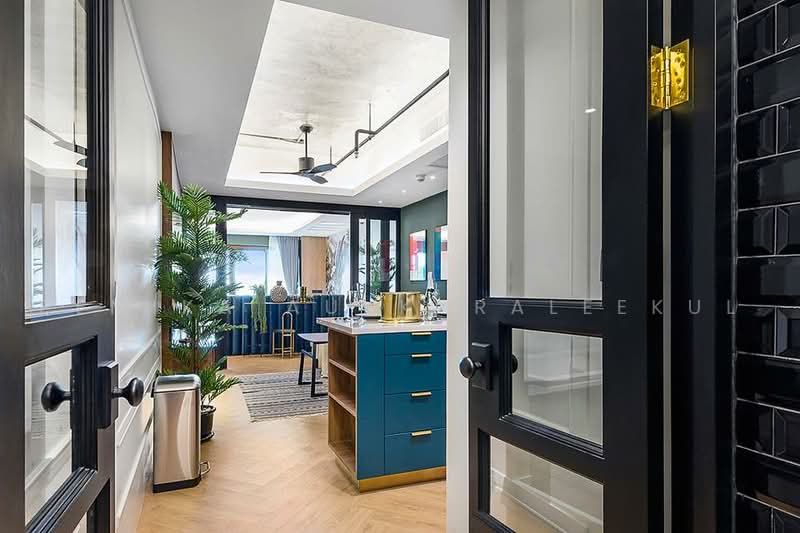 State Tower, Bangkok, 1055 Silom Road, Silom, Bang Rak, Bangkok, 2 Bedrooms, 68 sqm, Condo For Sale, by Pemika Aukkaraleekul, 500493695 - DDproperty.com