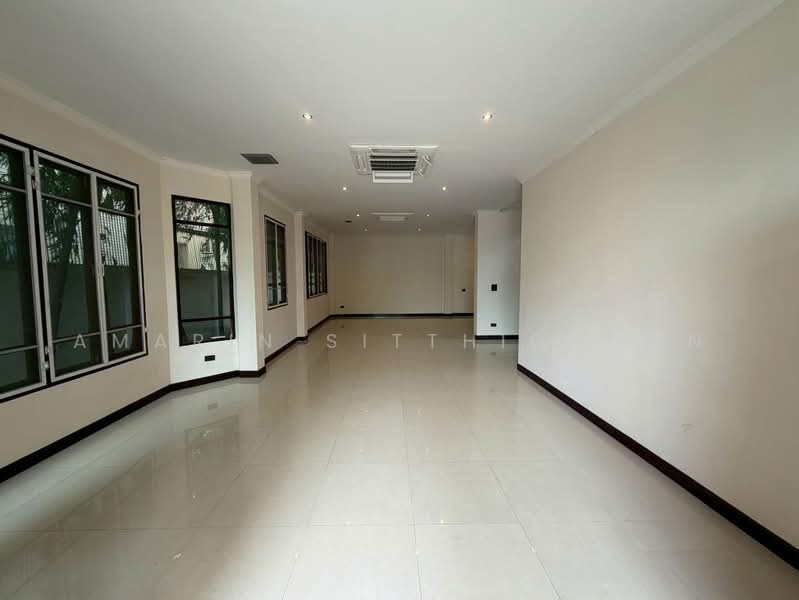 Single House in Soi Pridi 25, Bangkok, Khlong Tan Nua, Watthana, Bangkok, 3 Bedrooms, 400 sqm, Single Detached House For Rent, by Amarin Sitthidhoon, 500493712 - DDproperty.com