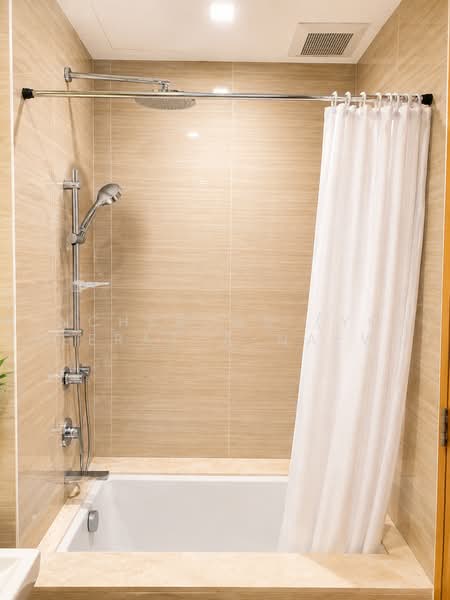 Noble BE33, Bangkok, 19 Soi Sukhumvit 33, Khlong Tan Nua, Watthana, Bangkok, 1 Bedroom, 34 sqm, Condo For Rent, by Bencharong (Yok) Treerat-a-na-wat, 500493715 - DDproperty.com