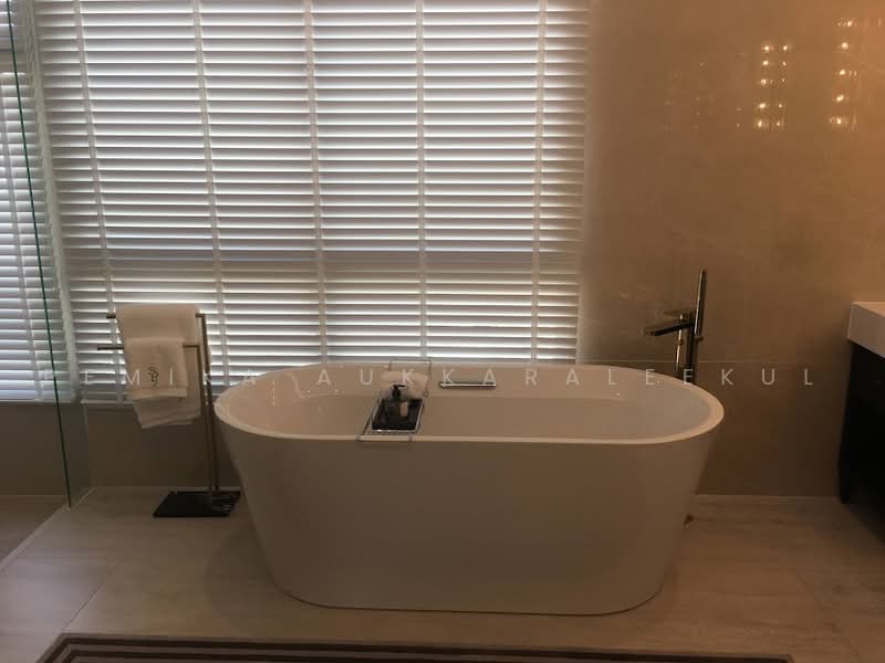 Lavista Prestige Village Ekkamai 10, Bangkok, Soi Sukhumvit 63, Phra Kanong Nua, Watthana, Bangkok, 4 Bedrooms, 443 sqm, Single Detached House For Sale, by Pemika Aukkaraleekul, 500493726 - DDproperty.com