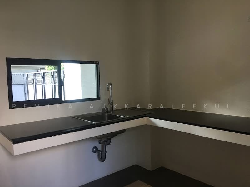 Lavista Prestige Village Ekkamai 10, Bangkok, Soi Sukhumvit 63, Phra Kanong Nua, Watthana, Bangkok, 4 Bedrooms, 443 sqm, Single Detached House For Sale, by Pemika Aukkaraleekul, 500493726 - DDproperty.com