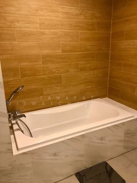 Taka Haus, Bangkok, 99 Soi Ekamai 10, Khlong Tan Nua, Watthana, Bangkok, 1 Bedroom, 45 sqm, Condo For Rent, by Tanapat Jitwatcharakomol, 500493740 - DDproperty.com