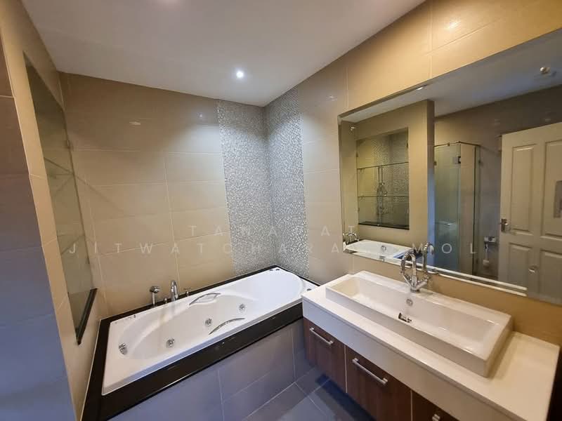 Grand Bangkok Boulevard Sathorn, Bangkok, 48 93 Soi 15, Bang Khae, Bangkok, 5 Bedrooms, 400 sqm, Condo For Rent, by Tanapat Jitwatcharakomol, 500493748 - DDproperty.com