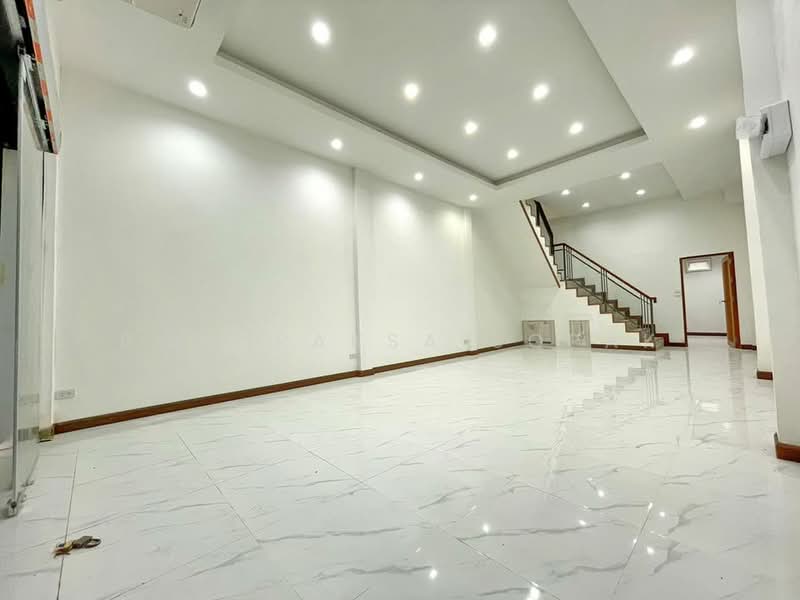 3-BR Townhouse, Bangkok, Praborommaharatchawang, Phra Nakhon, Bangkok, 3 Bedrooms, 160 sqm, Townhouse For Rent, by Boonraksa Sopak, 500493764 - DDproperty.com