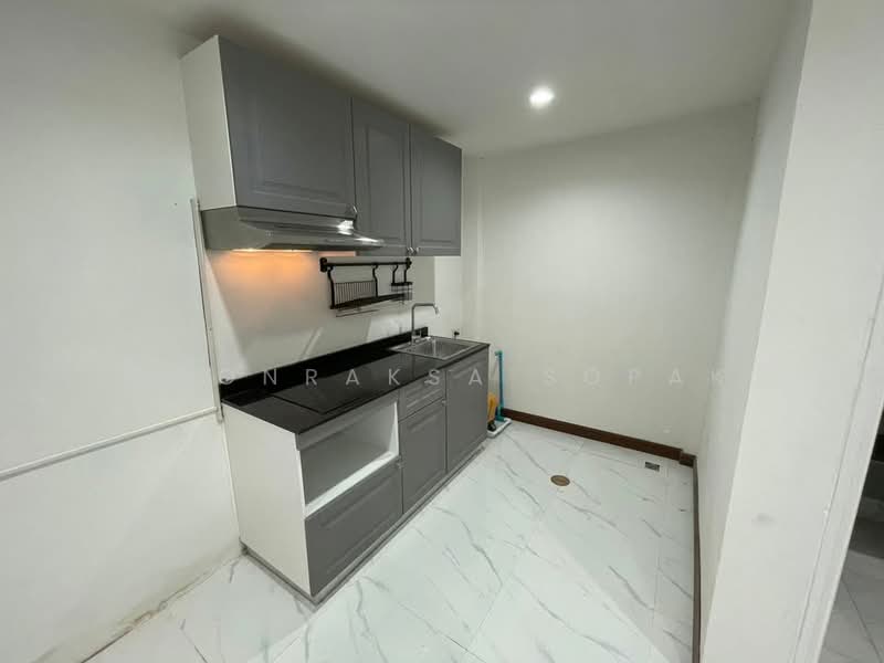 3-BR Townhouse, Bangkok, Praborommaharatchawang, Phra Nakhon, Bangkok, 3 Bedrooms, 160 sqm, Townhouse For Rent, by Boonraksa Sopak, 500493764 - DDproperty.com