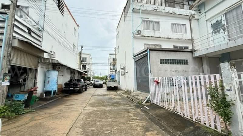 หมู่บ้านเบญจทรัพย์, Pathum Thani, รังสิต-นครนายก, Rangsit, Thanyaburi, Pathum Thani, 2 Bedrooms, 98 sqm, Townhouse For Sale, by คุณ ปัณณณัฐ ( ปัณณ์ ), 500493782 - DDproperty.com