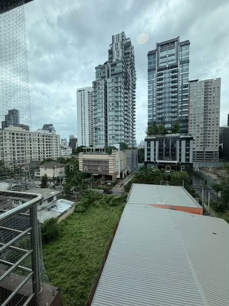 Serene Place Sukhumvit 24, Bangkok, 9 Soi Sukhumvit 24, Sukhumvit Road, Khong Tan, Khlong Toei, Bangkok, 2 Bedrooms, 80 sqm, Condo For Rent, by Boonraksa Sopak, 500493787 - DDproperty.com