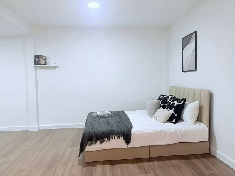 6-BR House, Bangkok, Samsen Nok, Huai Khwang, Bangkok, 6 Bedrooms, 500 sqm, Single Detached House For Rent, by Boonraksa Sopak, 500493828 - DDproperty.com