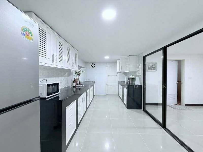 6-BR House, Bangkok, Samsen Nok, Huai Khwang, Bangkok, 6 Bedrooms, 500 sqm, Single Detached House For Rent, by Boonraksa Sopak, 500493828 - DDproperty.com