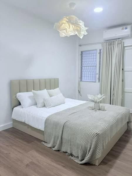 6-BR House, Bangkok, Samsen Nok, Huai Khwang, Bangkok, 6 Bedrooms, 500 sqm, Single Detached House For Rent, by Boonraksa Sopak, 500493828 - DDproperty.com