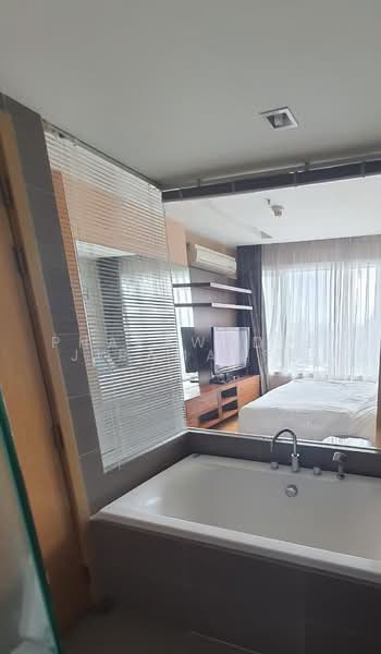Siri At Sukhumvit, Bangkok, 902 Sukhumvit Road, Phra Kanong, Khlong Toei, Bangkok, 2 Bedrooms, 74 sqm, Condo For Rent, by Phakawadee Jiramanee, 500493902 - DDproperty.com