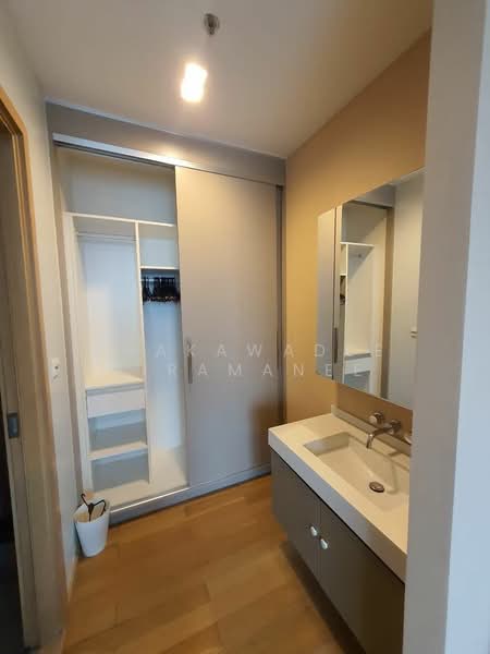 Siri At Sukhumvit, Bangkok, 902 Sukhumvit Road, Phra Kanong, Khlong Toei, Bangkok, 2 Bedrooms, 74 sqm, Condo For Rent, by Phakawadee Jiramanee, 500493902 - DDproperty.com
